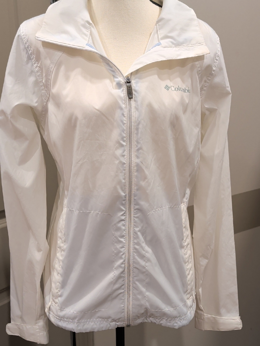 Columbia Women's White Full-Zip Lightweight Jacket